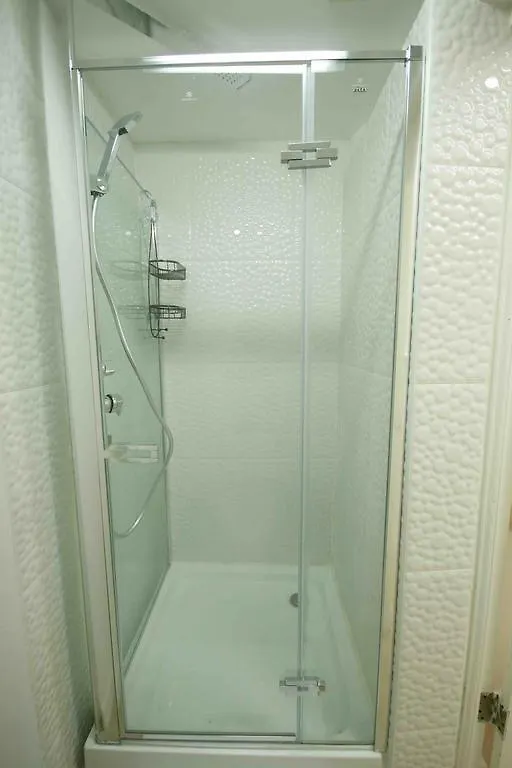 Cattleya Luxury Suites Kingston